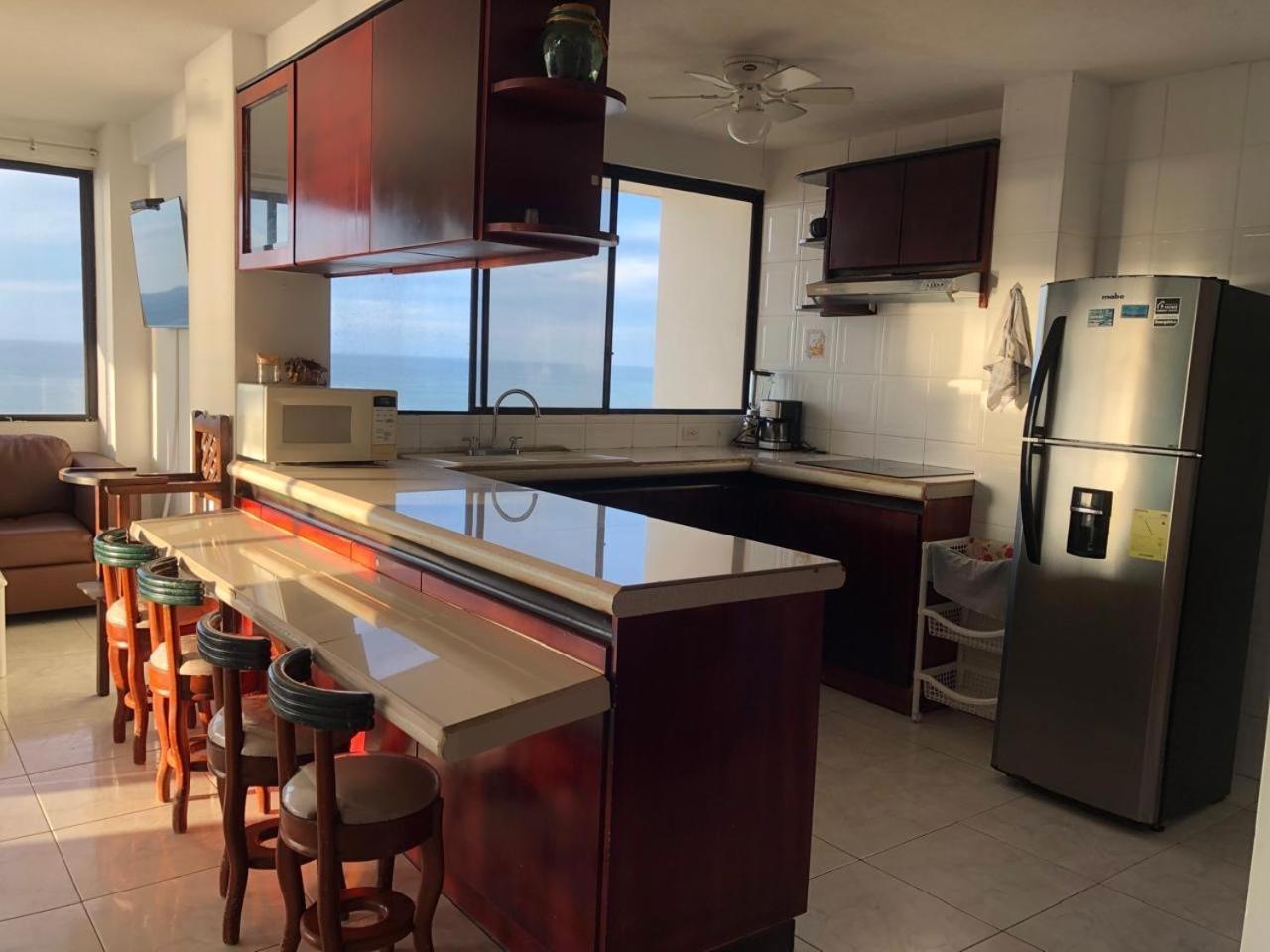 Departamento 4 12 Personas Vista Al Mar 8vo Piso Playa Almendro Tonsupa